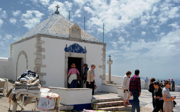 The Memória Chapel is one the Best Things to do in Nazare, GoNazare your Local Touristic Guide