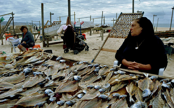 O Peixe Seco da Nazaré, vendedora, Gonazaré, o teu Guia Turístico Local