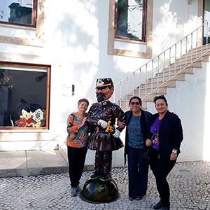 Visitas-Guiadas-na-Nazaré,-Caldas-da-Rainha-Rota-Bordaliana-Visita-Guiada,-GoNazare-Guia-Turístico-da-Nazaré